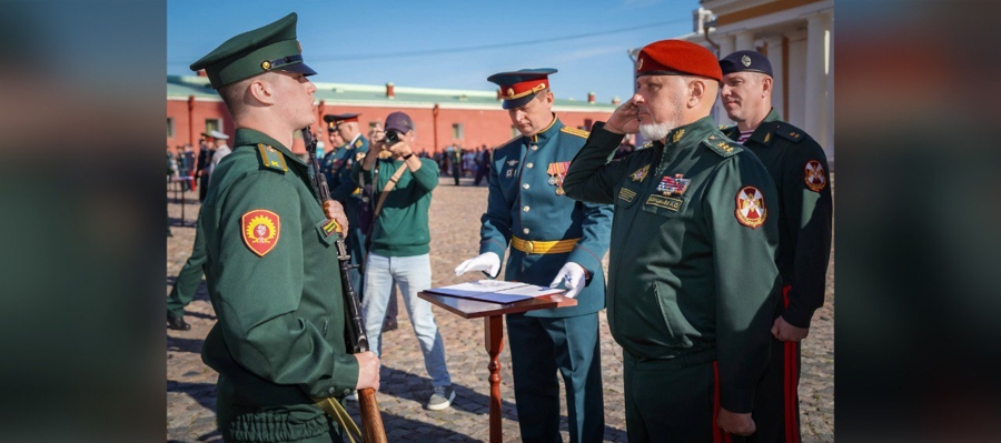 Генерал-полковник Алексей Воробьёв поздравил первокурсников Военной академии Росгвардии с принятием Военной присяги (видео)