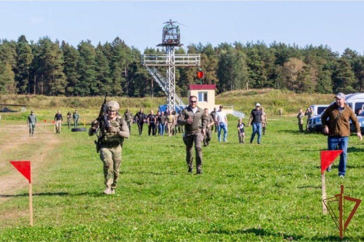 Сотрудники СОБР «Рысь» и СОБР «Мангуст» Росгвардии прошли испытания на право ношения знака отличия полицейского спецназа