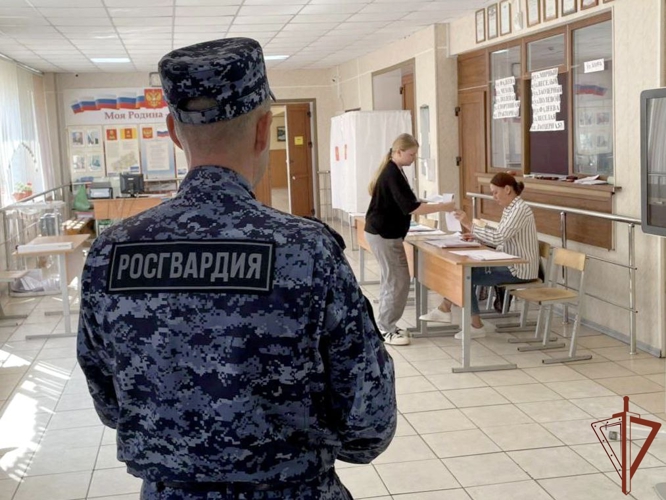 Росгвардейцы приняли участие в обеспечении общественного порядка в ходе Единого дня голосования