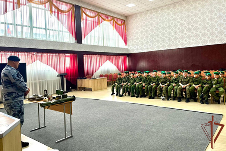 Росгвардейцы на Северном Кавказе проводят патриотические мероприятия для молодёжи