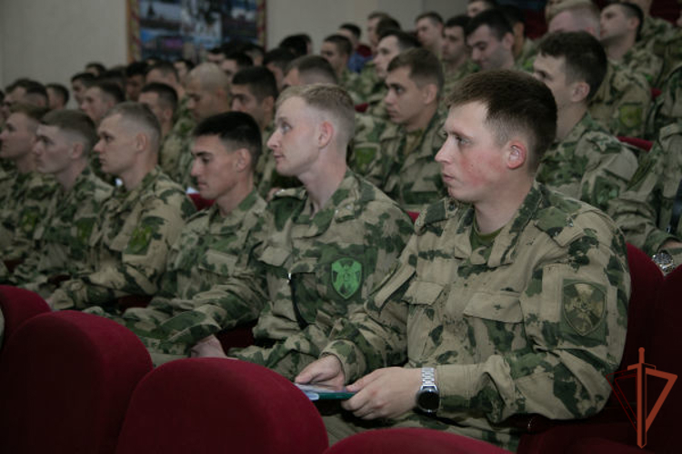 Сбор с выпускниками военных вузов завершился в Приволжском округе Росгвардии