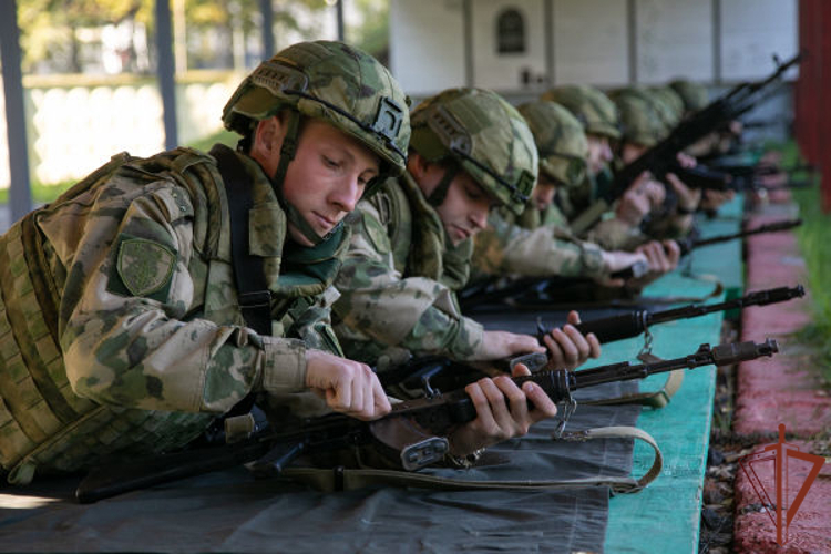 Сбор с выпускниками военных вузов завершился в Приволжском округе Росгвардии