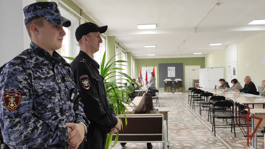 Росгвардия обеспечила безопасность проведения единого дня голосования в регионах Сибири