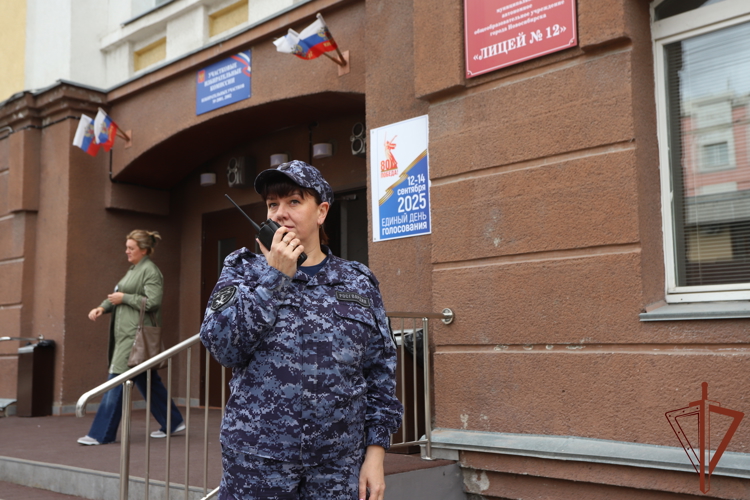 Росгвардия обеспечила безопасность проведения единого дня голосования в регионах Сибири