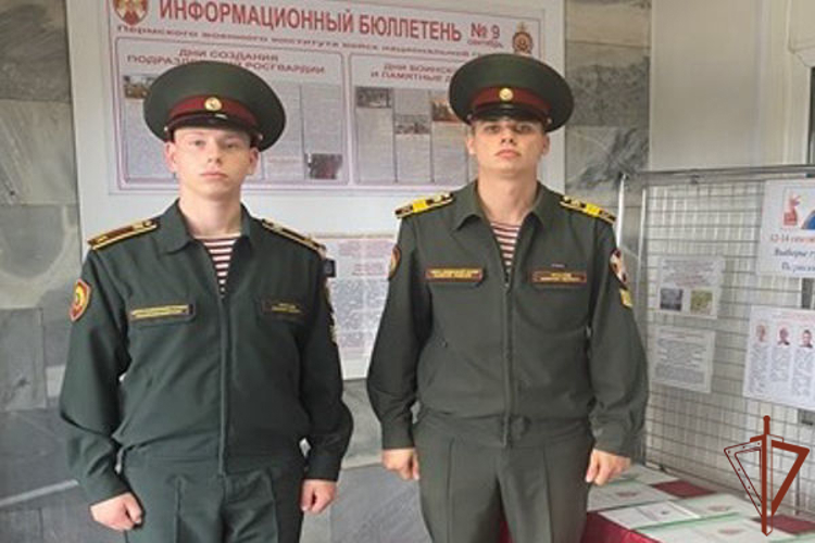 Курсанты Пермского военного института Росгвардии помогли пожилому мужчине (видео)