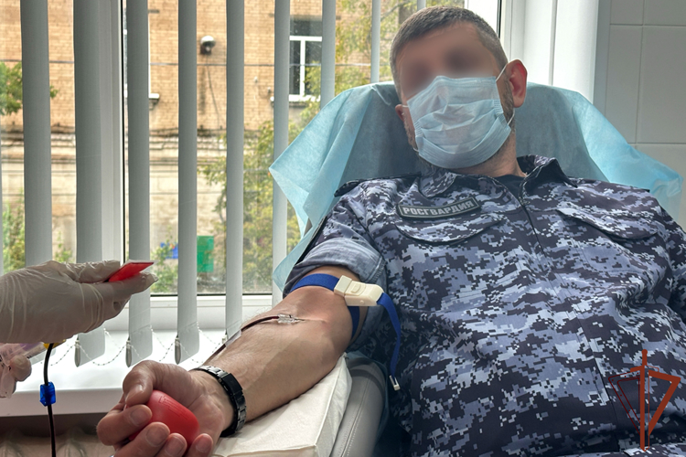 В Запорожской области росгвардейцы пополнили банк донорской крови
