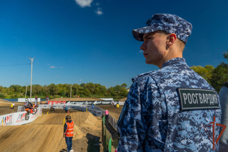 Сотрудники Росгвардии обеспечили безопасность чемпионата России по суперкроссу в Пензе