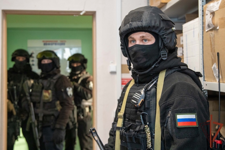 В Магнитогорске при содействии росгвардейцев пресечена деятельность подпольного банка (видео)