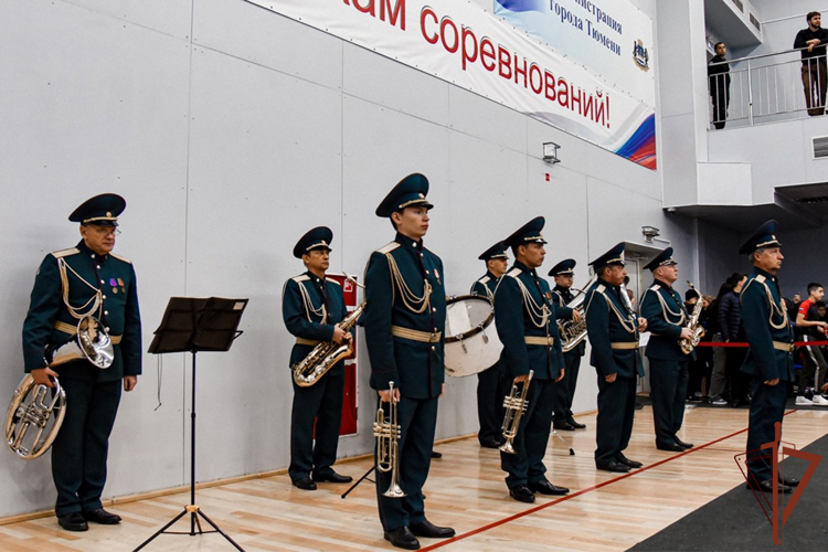 В Тюмени состоялся организованный росгвардейцами турнир по смешанным единоборствам в память о погибших в разные годы защитниках Отечества 