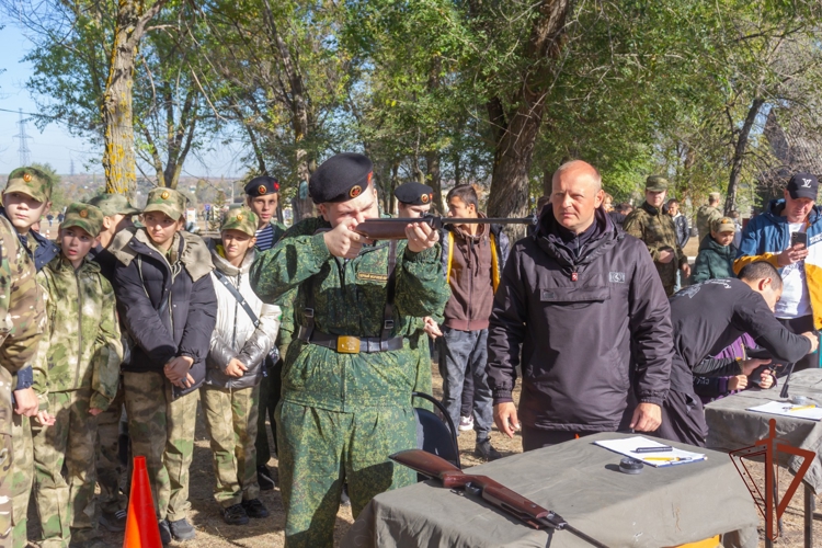 В Саратовском военном ордена Жукова Краснознаменном институте войск национальной гвардии состоялся турнир по пауэртлону (видео)