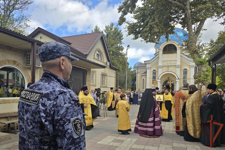 В Дагестане росгвардейцы обеспечили безопасность во время проведения торжественных богослужений 