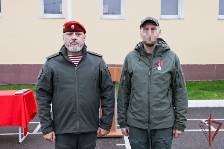 Генерал-полковник Алексей Воробьев вручил награды военнослужащим Центральной войсковой комендатуры Росгвардии
