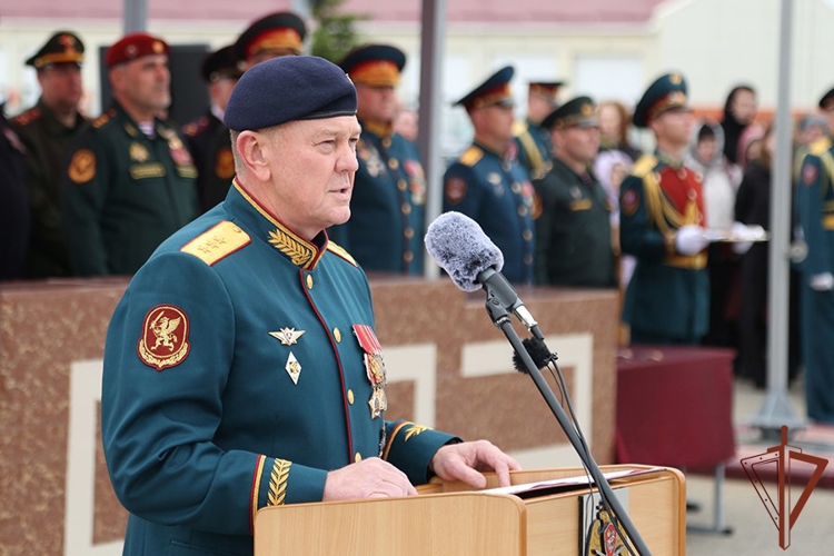 Центру спецназначения Северо-Кавказского округа Росгвардии вручили орден Жукова (видео)