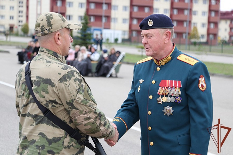 Центру спецназначения Северо-Кавказского округа Росгвардии вручили орден Жукова (видео)