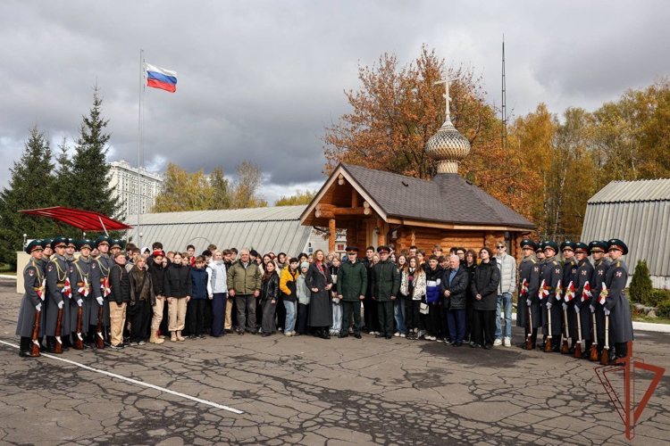 В Центре инженерно-технического обеспечения Росгвардии прошел день открытых дверей для молодежи из Подмосковья