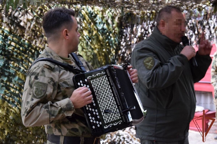 Концертная бригада ансамбля песни и пляски Северо-Западного округа Росгвардии выступила в ЛНР (видео)