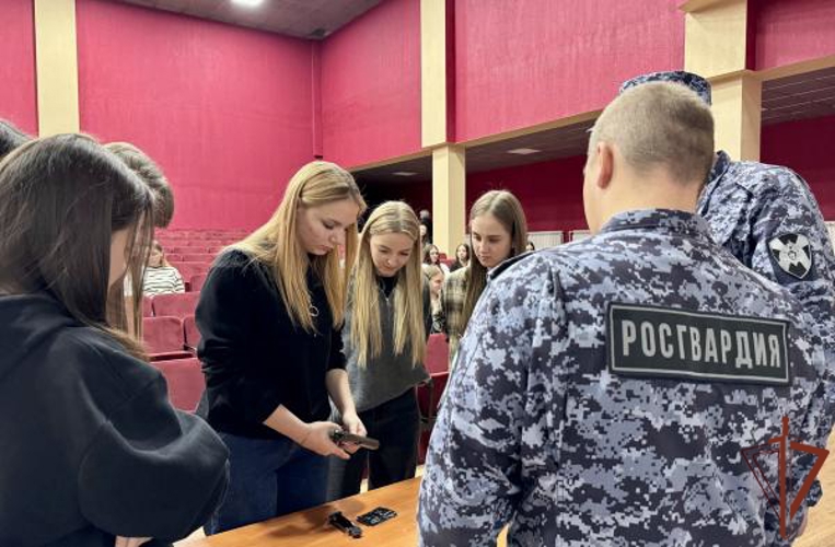 Профориентационные мероприятия с участием Росгвардии продолжаются в Сибири