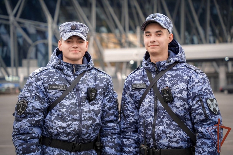 Росгвардейцы обеспечили безопасность матча КХЛ в Санкт-Петербурге 