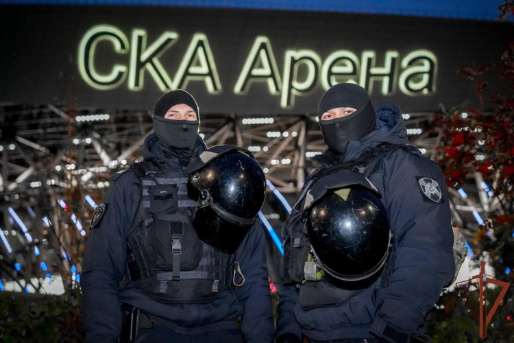 Военнослужащие и сотрудники Росгвардии обеспечили безопасность матча КХЛ в Санкт-Петербурге