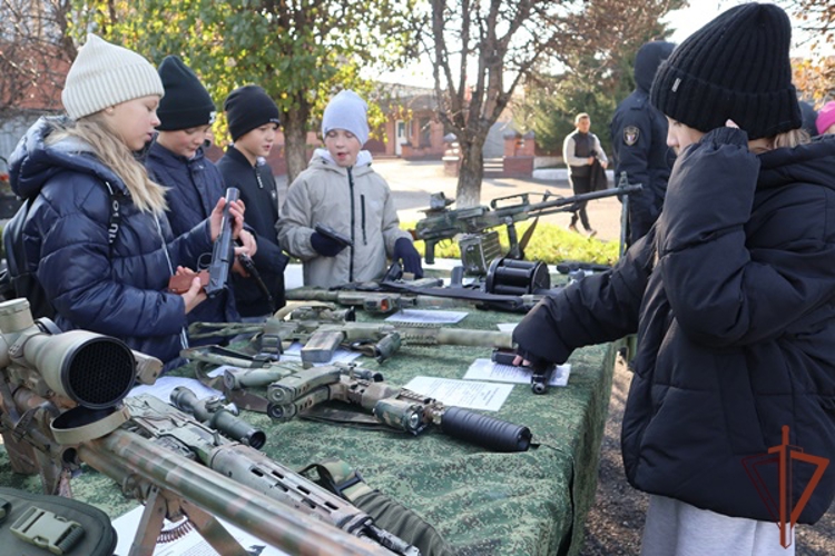 Профориентационные мероприятия с участием Росгвардии продолжаются в Сибири
