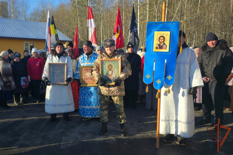 На Урале росгвардейцы приняли участие в праздничных мероприятиях в День Казанской иконы Божией Матери