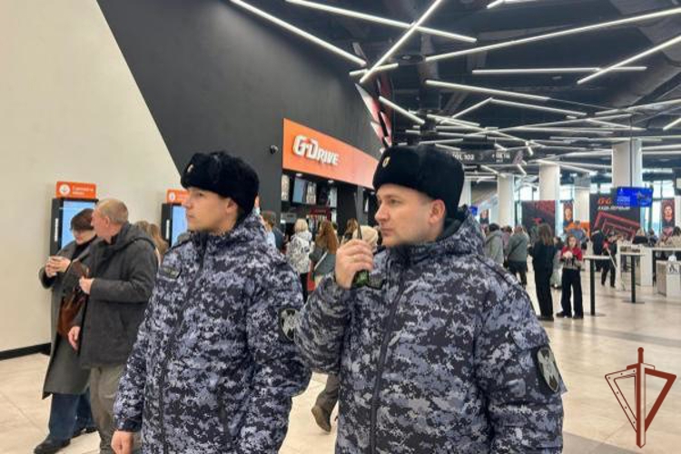 Сотрудники Росгвардии обеспечили правопорядок на всероссийских соревнованиях по фигурному катанию в Омске