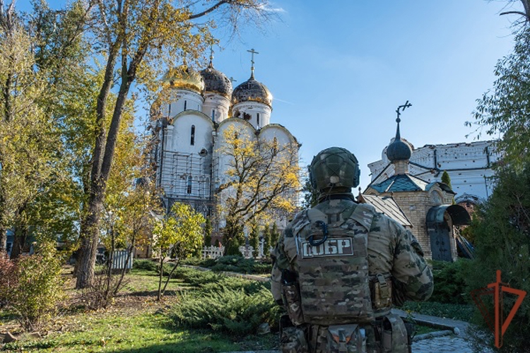 Спецназ Росгвардии обеспечил безопасность миссии Русской православной церкви под Угледаром (видео)