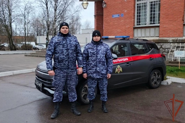 В Ленинградской области росгвардейцы спасли от обморожения пенсионера