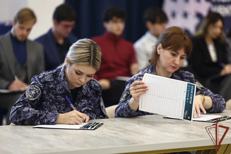 К написанию «Большого этнографического диктанта» присоединились росгвардейцы с юга России 