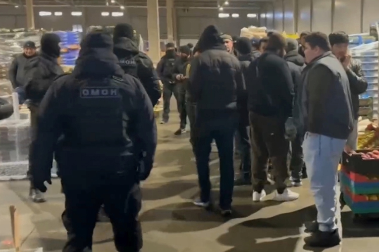 ОМОН Росгвардии оказал содействие при проведении рейда в Санкт-Петербурге 
