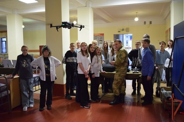 Серию военно-патриотических мероприятий в рамках Всероссийского дня призывника провела Росгвардия в Сибири