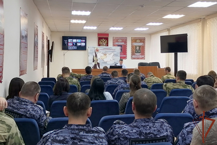 Сотрудники Росгвардии и ГАИ провели совместные мероприятия по профилактике ДТП