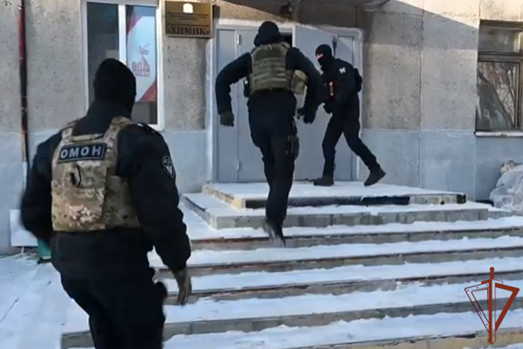 В Омской области при содействии ОМОН Росгвардии прошло профилактическое мероприятие по выявлению нарушений в сфере миграции