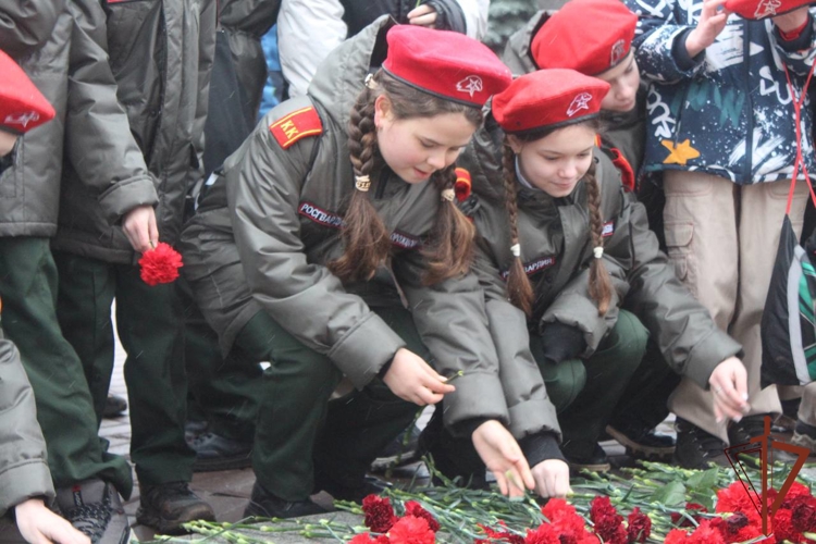 В регионах Приволжья росгвардейцы почтили память неизвестного солдата