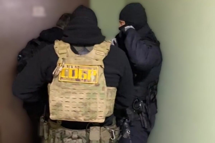 Подозреваемые в хищении денег у участников СВО задержаны в Новосибирске при силовой поддержке спецназа Росгвардии