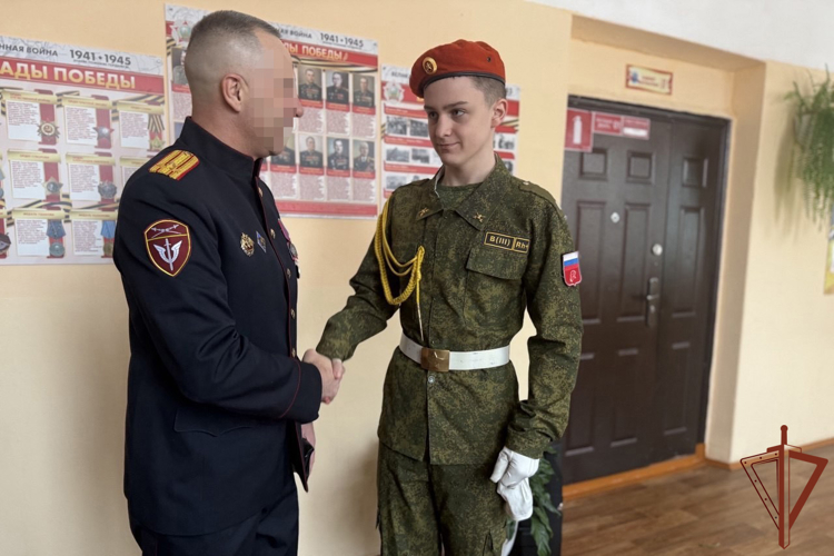 «Парта Героя» в память об офицере спецназа Росгвардии открыта в Хабаровском крае