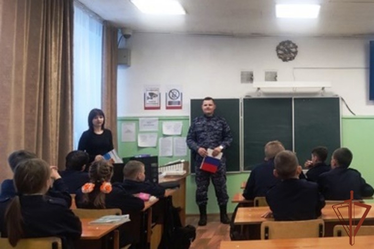 В регионах Сибири прошли мероприятия, приуроченные ко Дню Конституции