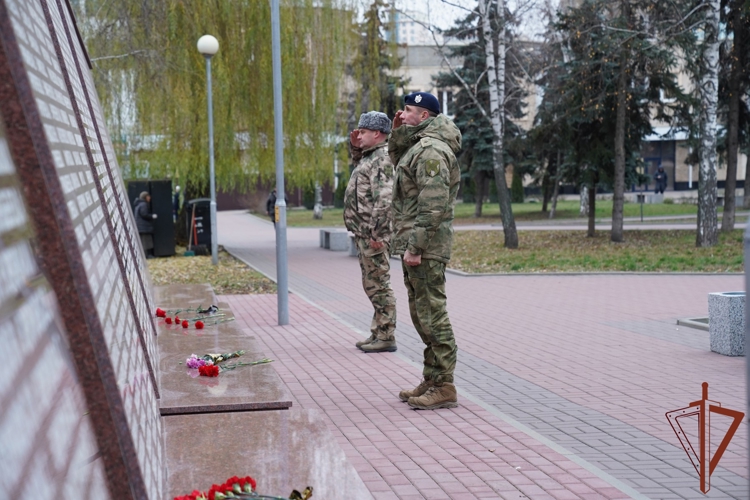 В Центральном округе Росгвардии прошли мероприятия, посвящённые Дню Героев Отечества