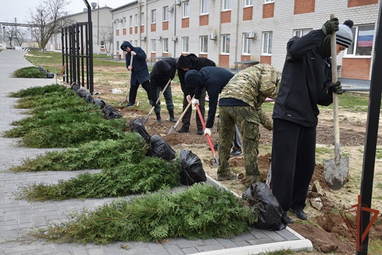 Росгвардейцы стали участниками международной акции «Сад памяти» в Элисте