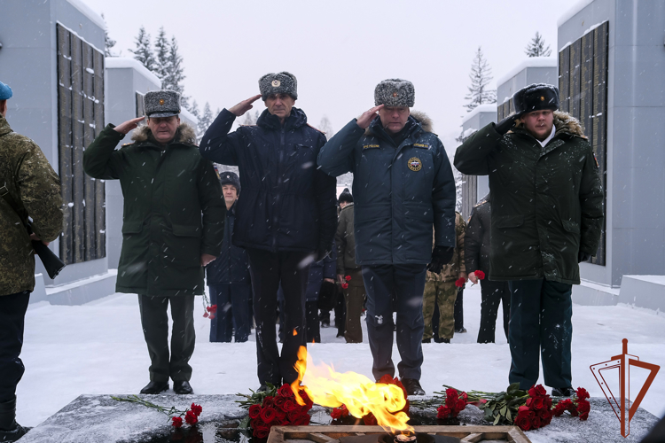 В Сибирском округе Росгвардии прошли мероприятия, приуроченные ко Дню Героев Отечества