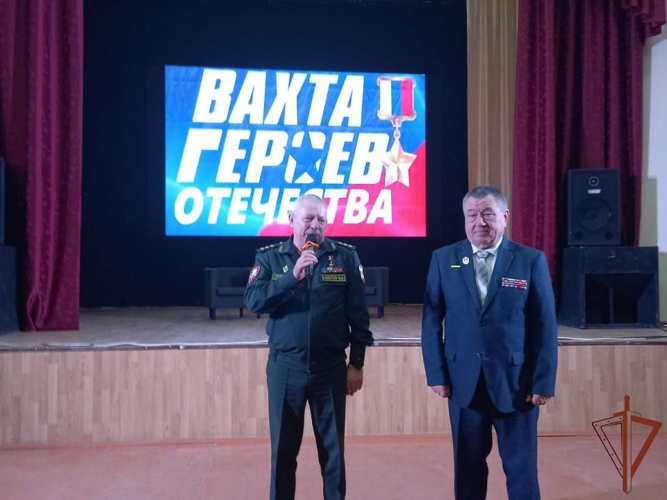 Представители Росгвардии приняли участие в акции «Вахта Героев Отечества» в Самаре