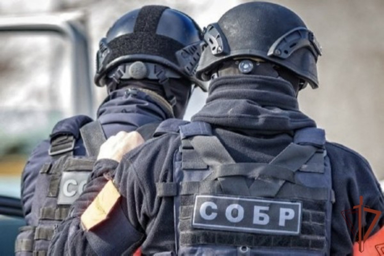 В Красноярске при содействии СОБР Росгвардии задержан подозреваемый в разбое