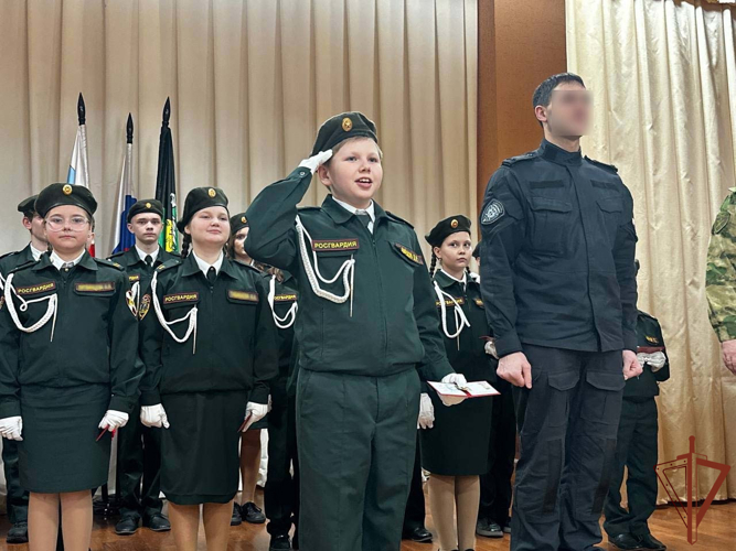 Кадеты подшефных классов Росгвардии дали торжественную клятву в Белгородской области
