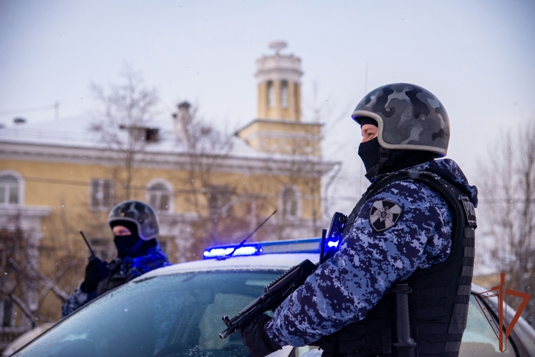 В Свердловской области росгвардейцы оказали экстренную помощь гражданам