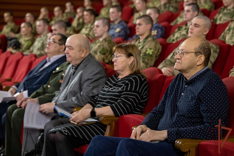 В Росгвардии состоялась встреча военнослужащих с внуком участника Битвы за Москву