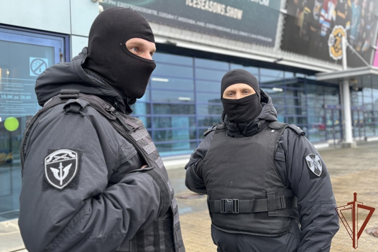 В Череповце сотрудники Росгвардии обеспечили безопасность хоккейного матча чемпионата КХЛ