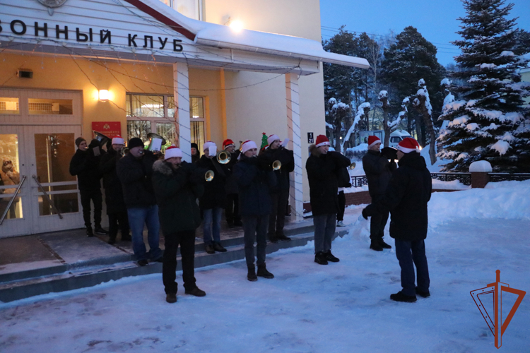 На Урале росгвардейцы провели новогодние акции и мероприятия