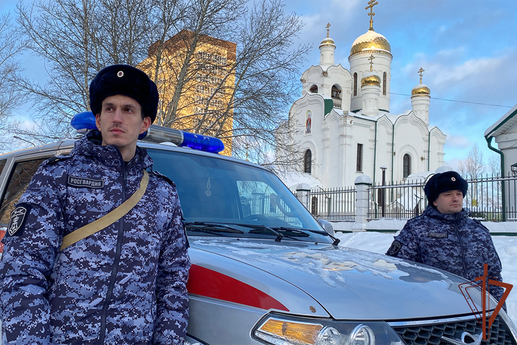 Правопорядок во время крещенских купаний на Урале обеспечили росгвардейцы
