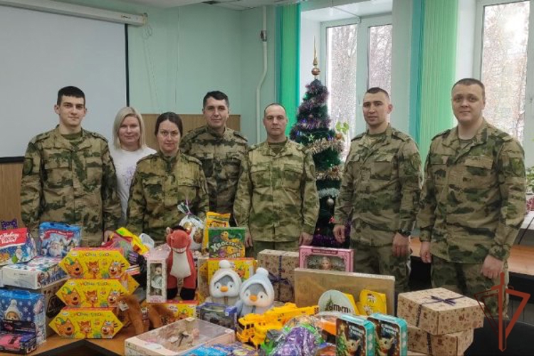 Новогодние акции и мероприятия провели  росгвардейцы в регионах Сибири 