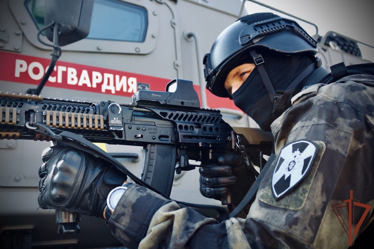 При содействии СОБР «Викинг» Росгвардии в Калининграде задержаны подозреваемые в вымогательстве